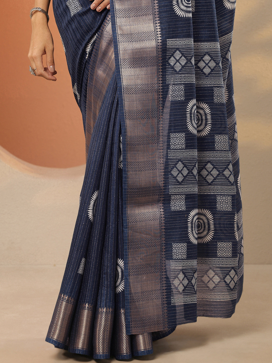  Navy blue Printed Silk Blend Saree With Unstitched Blouse Piece 