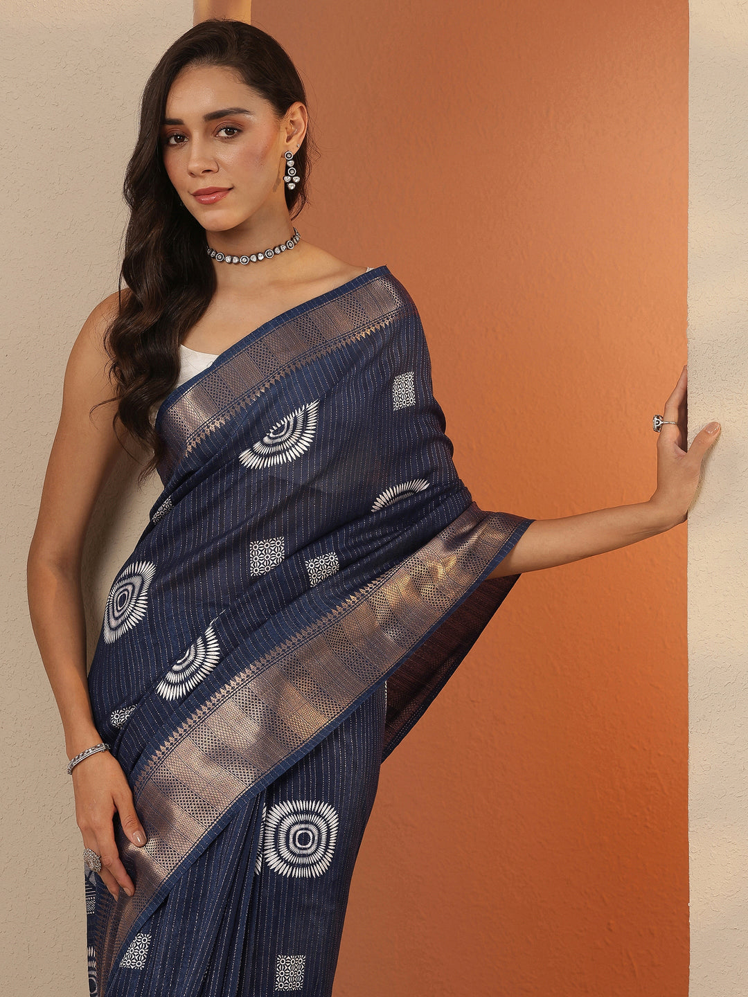 Navy blue Printed Silk Blend Saree With Unstitched Blouse Piece 