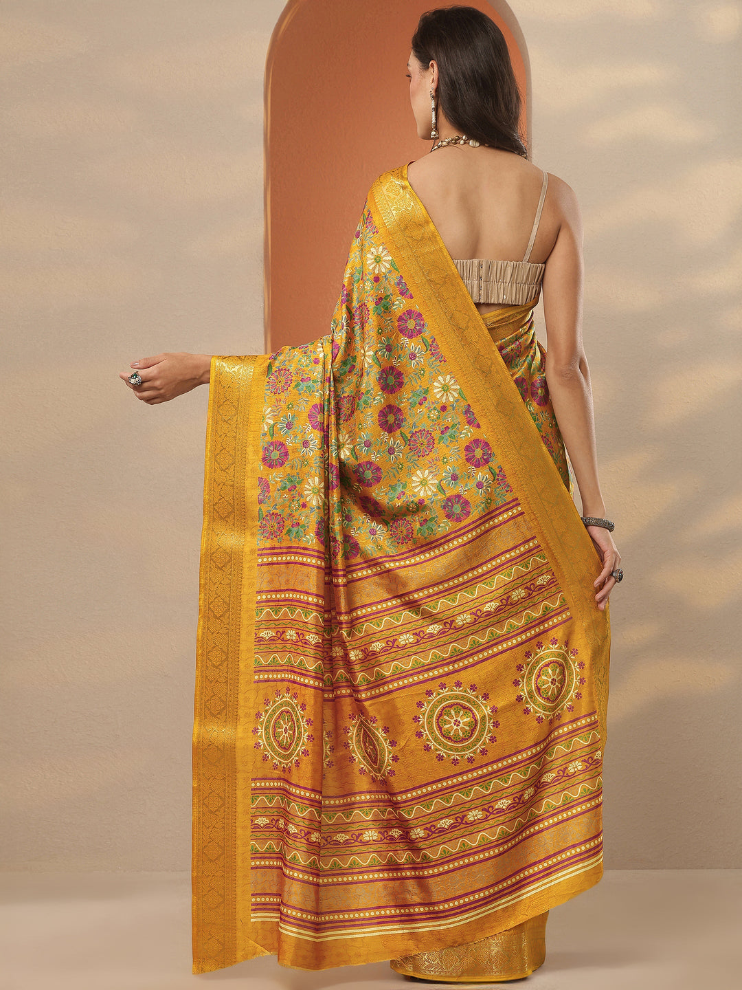  Mustard Printed Silk Blend Saree With Unstitched Blouse Piece 