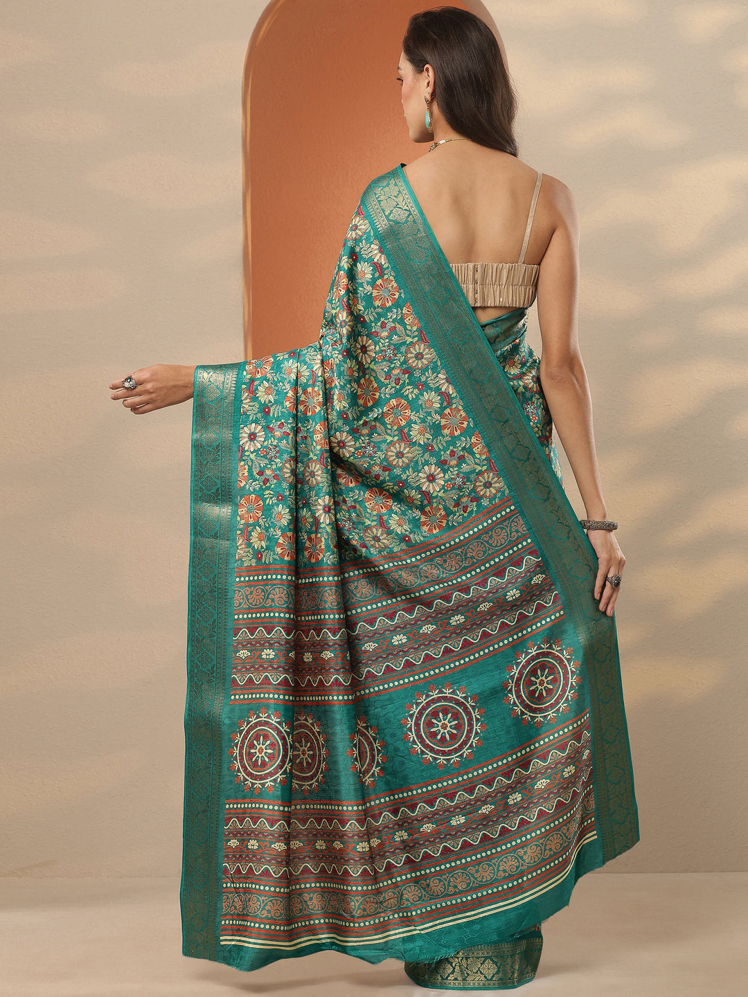  Green Printed Silk Blend Saree With Unstitched Blouse Piece 