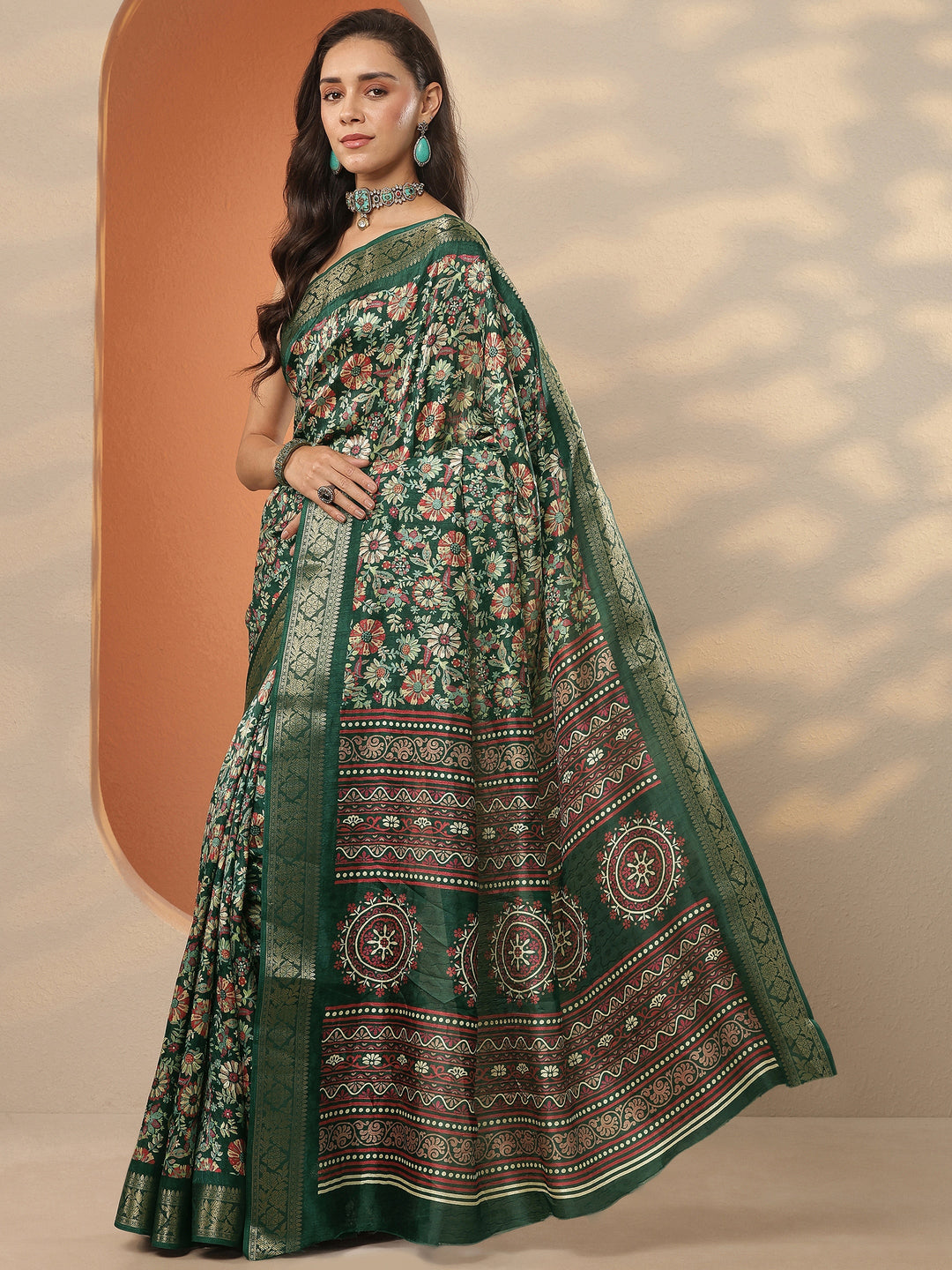  Green Printed Silk Blend Saree With Unstitched Blouse Piece 