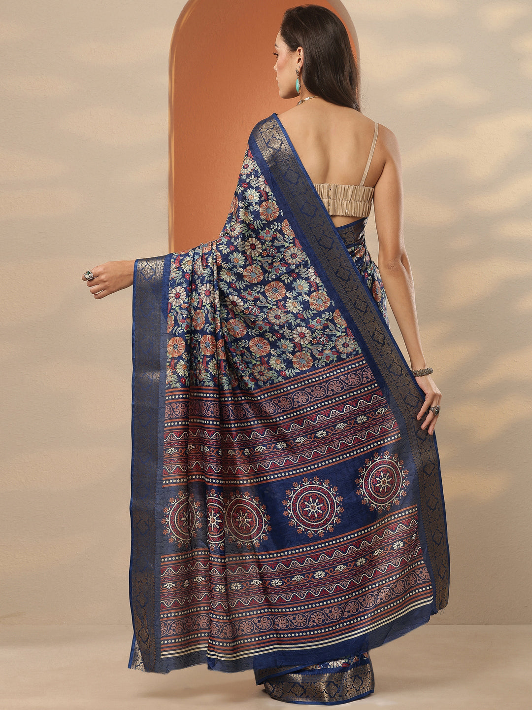 Navy blue Printed Silk Blend Saree With Unstitched Blouse Piece 