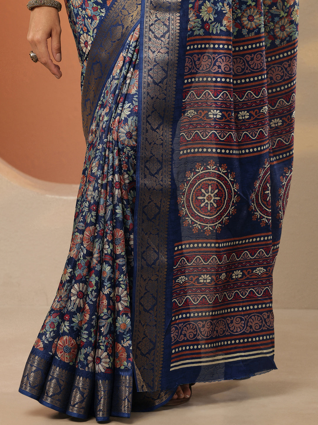  Navy blue Printed Silk Blend Saree With Unstitched Blouse Piece 