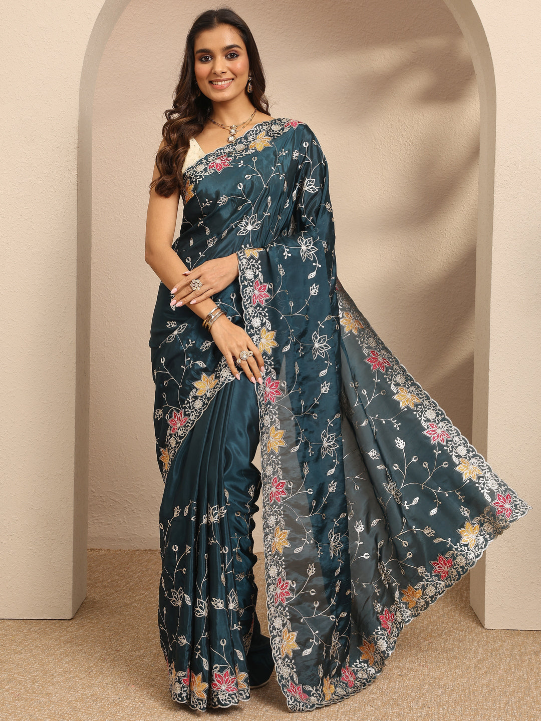 Teal Embroidered Silk Blend Saree With Unstitched Blouse Piece