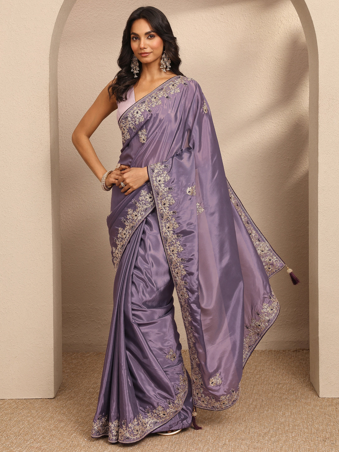 Lavender Embroidered Silk Blend Saree With Unstitched Blouse Piece