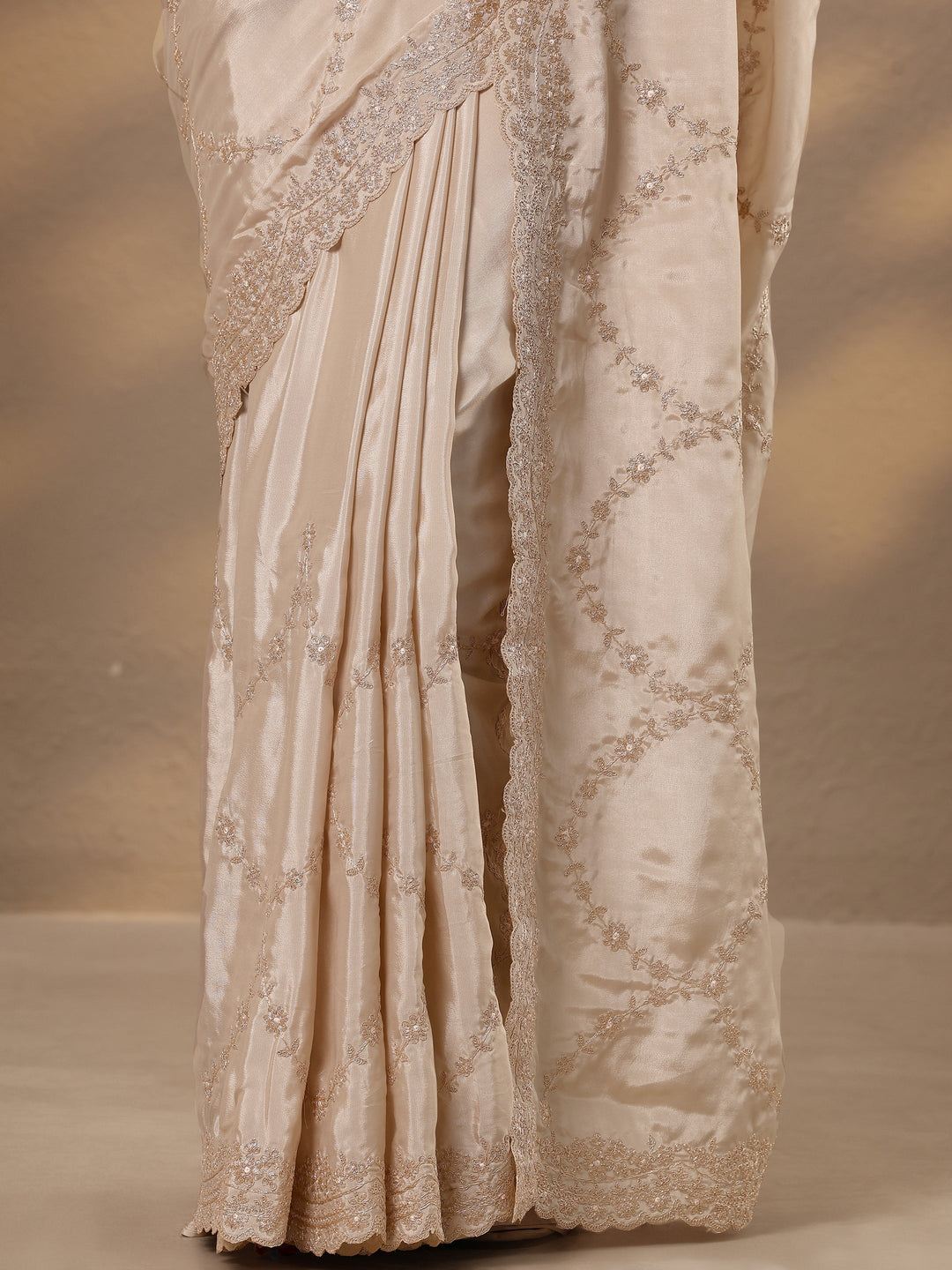  Cream Embroidered Silk Blend Saree With Unstitched Blouse Piece 