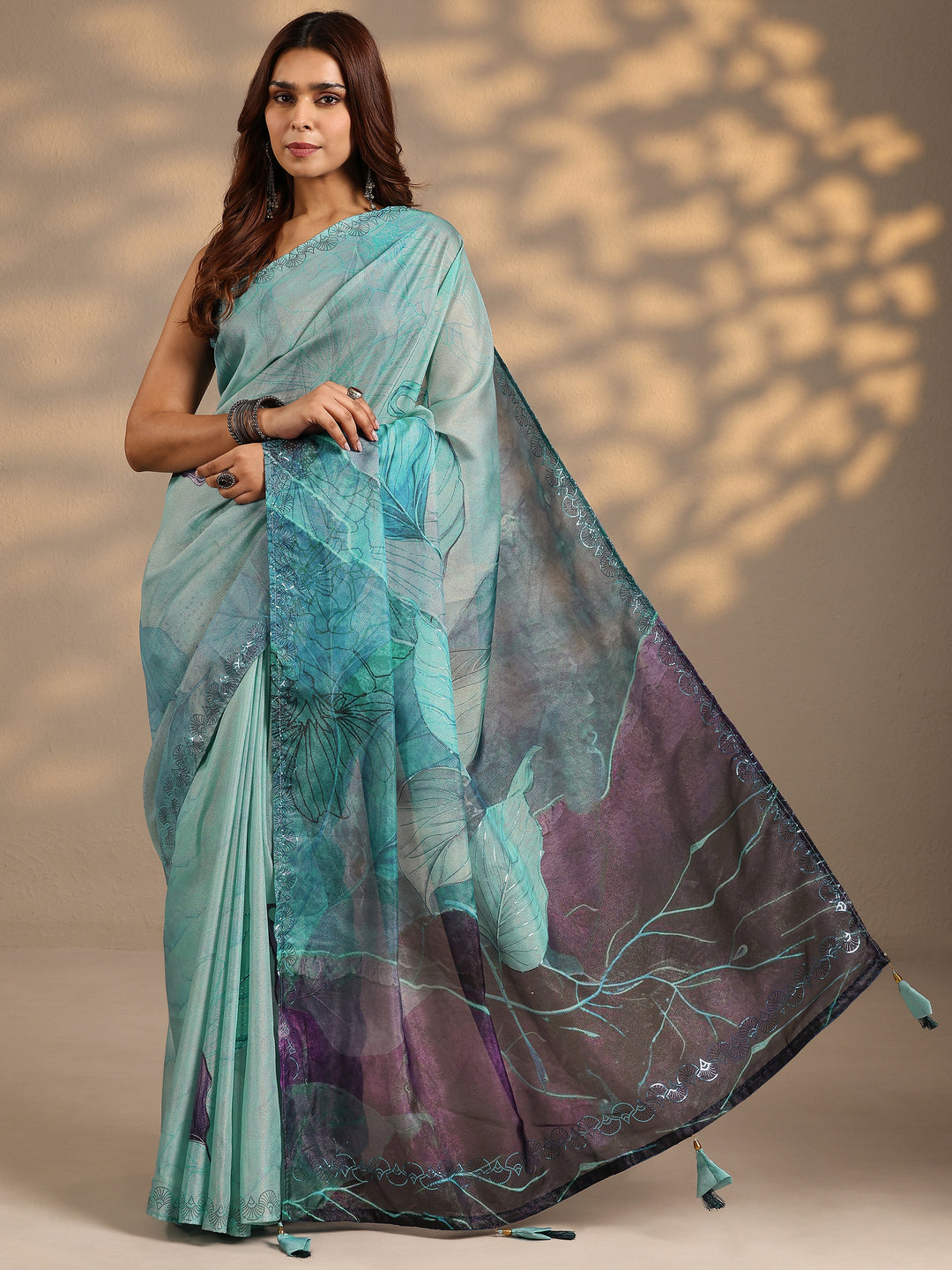 Green Embellished Silk Blend Saree With Unstitched Blouse Piece 