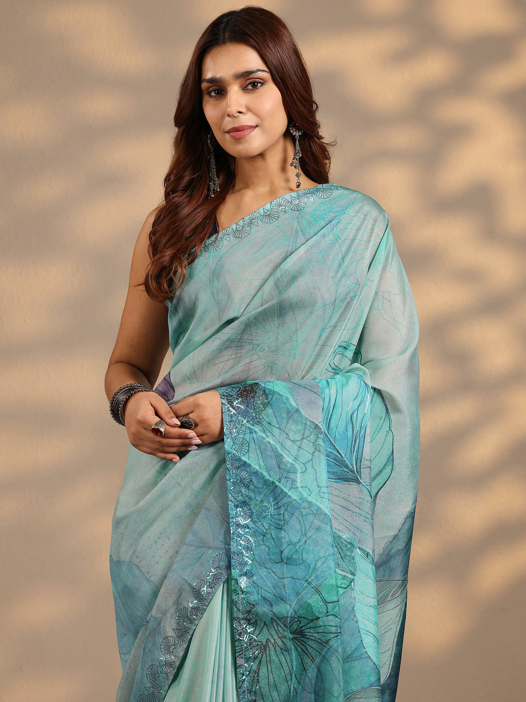  Green Embellished Silk Blend Saree With Unstitched Blouse Piece 