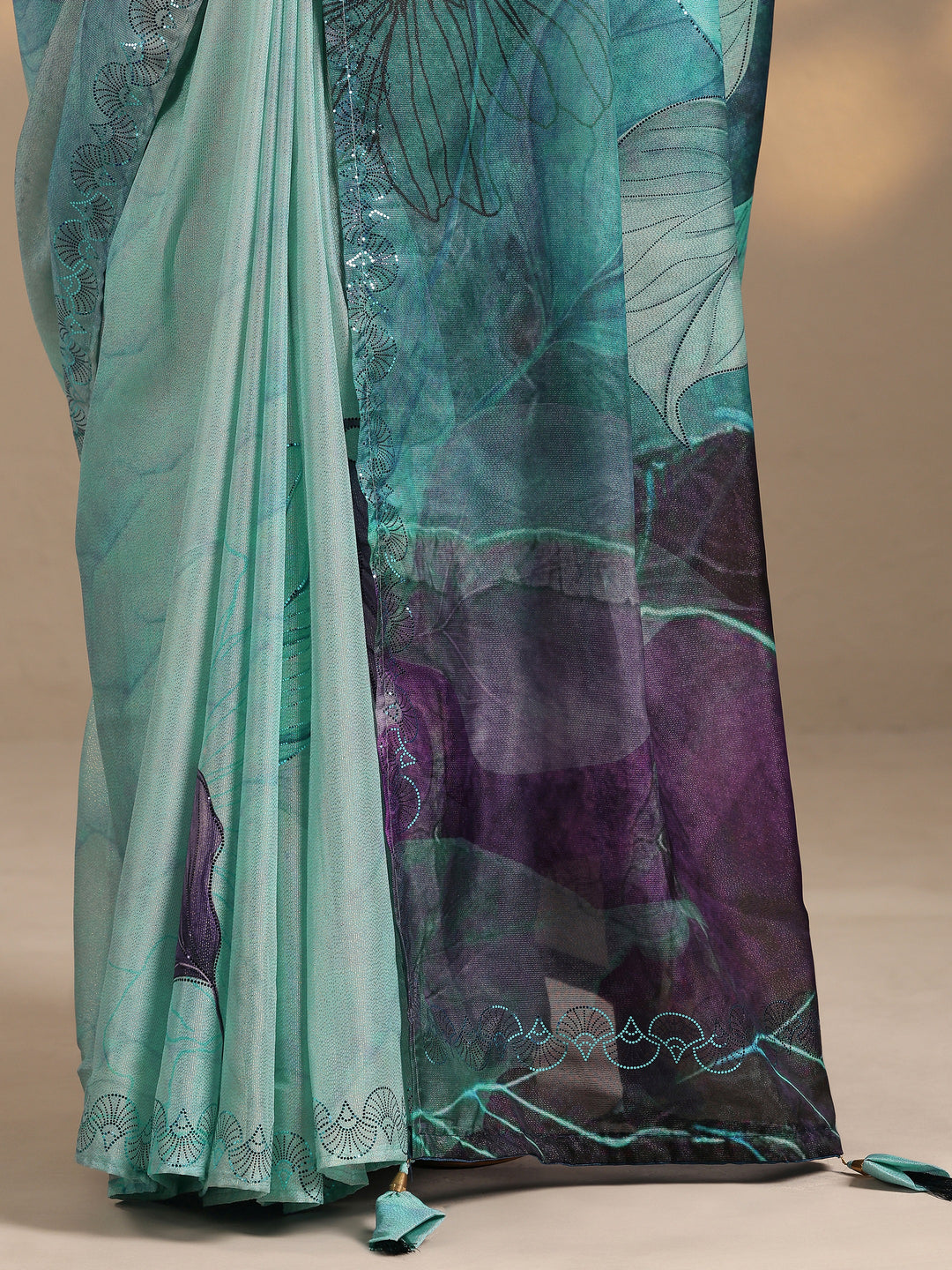  Green Embellished Silk Blend Saree With Unstitched Blouse Piece 