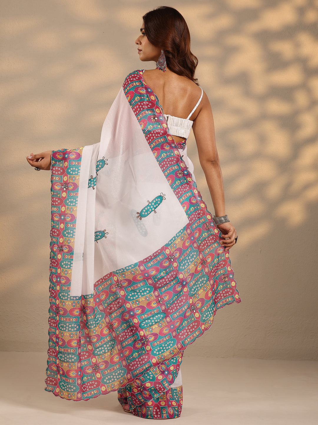  Off White Printed Silk Blend Saree With Unstitched Blouse Piece 