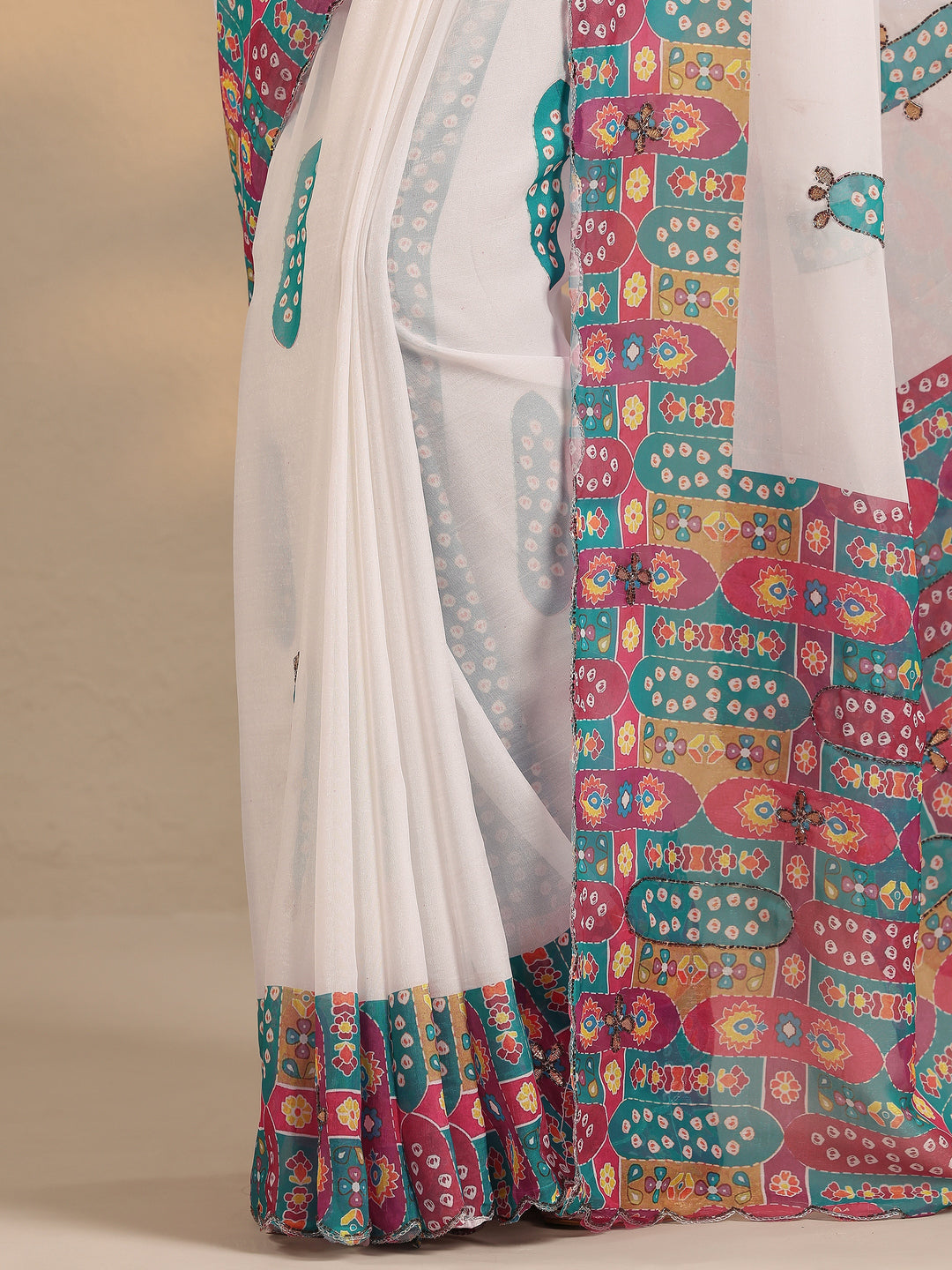  Off White Printed Silk Blend Saree With Unstitched Blouse Piece 