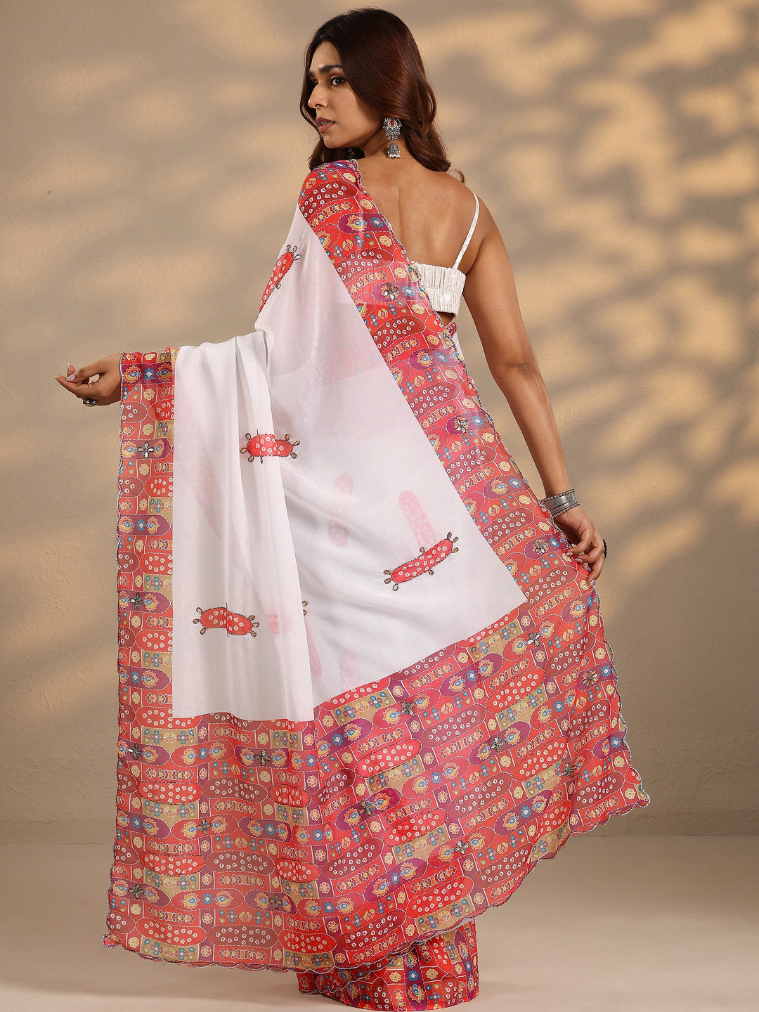  Off White Printed Silk Blend Saree With Unstitched Blouse Piece 
