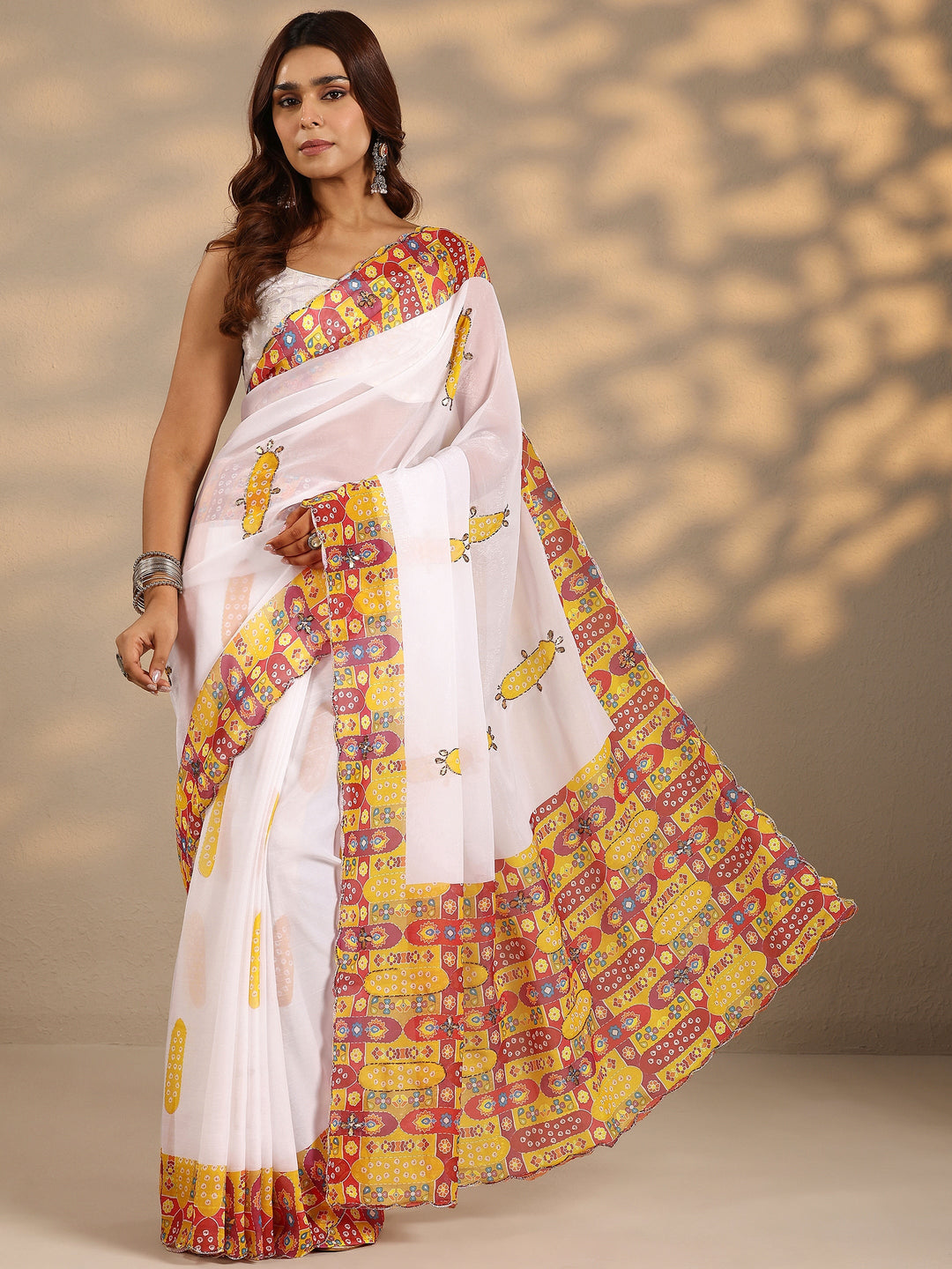  Off White Printed Silk Blend Saree With Unstitched Blouse Piece 