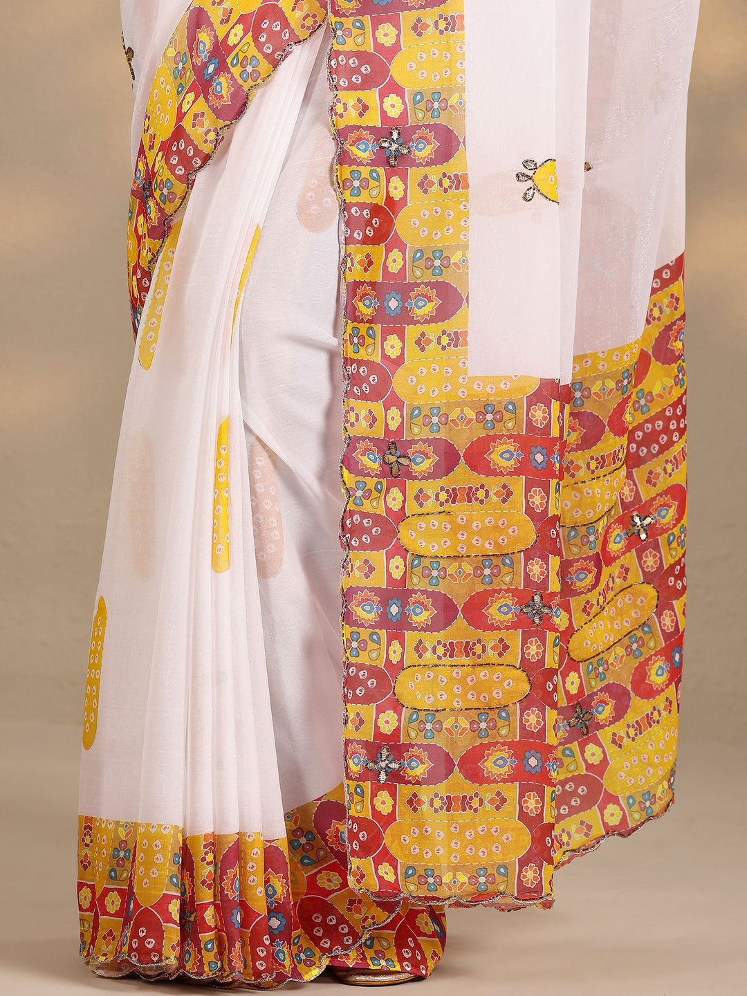  Off White Printed Silk Blend Saree With Unstitched Blouse Piece 