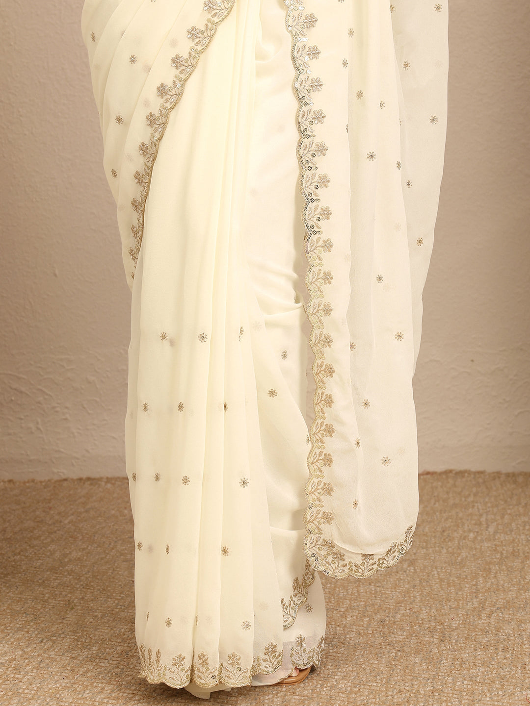  Cream Embroidered Georgette Saree With Unstitched Blouse Piece 