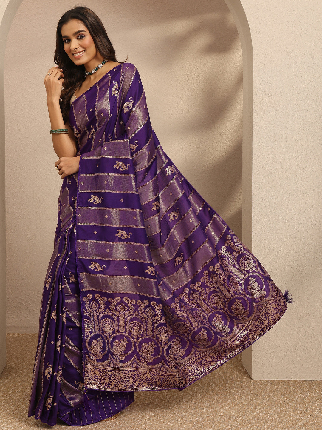  Purple Woven Design Banarsi Silk Blend Saree With Unstitched Blouse Piece 