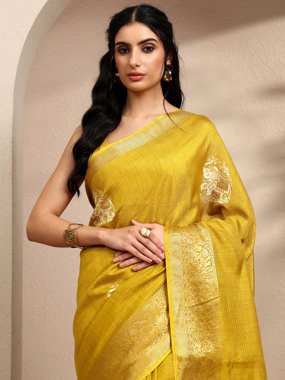  Mustard Printed Silk Blend Saree With Unstitched Blouse Piece 