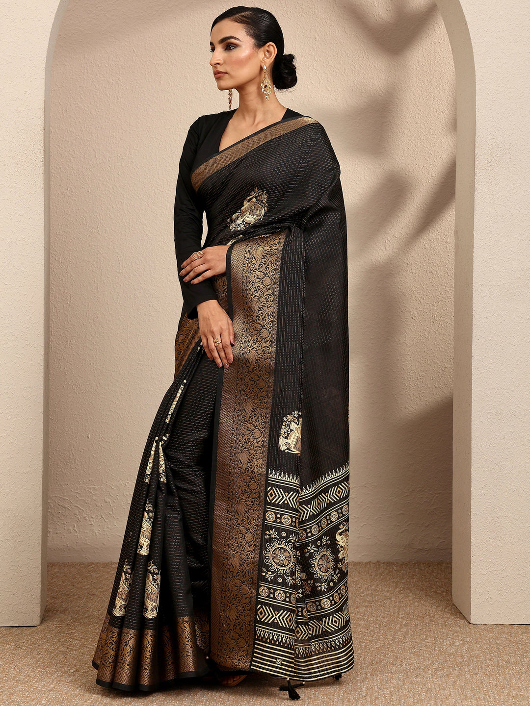  Black Printed Silk Blend Saree With Unstitched Blouse Piece 
