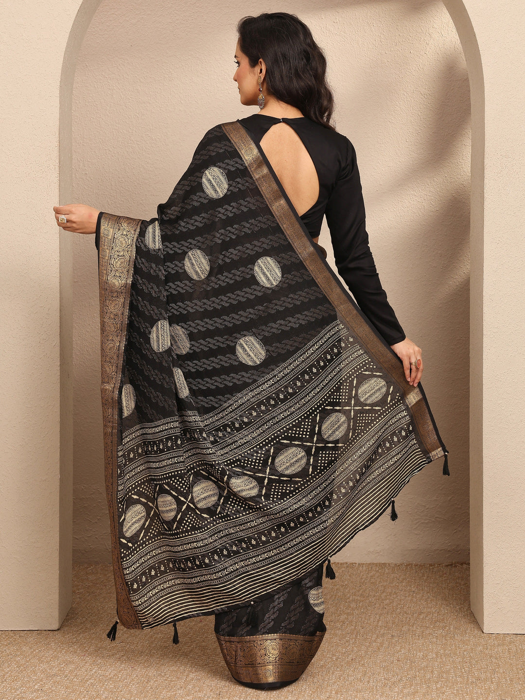  Black Printed Georgette Saree With Unstitched Blouse Piece 