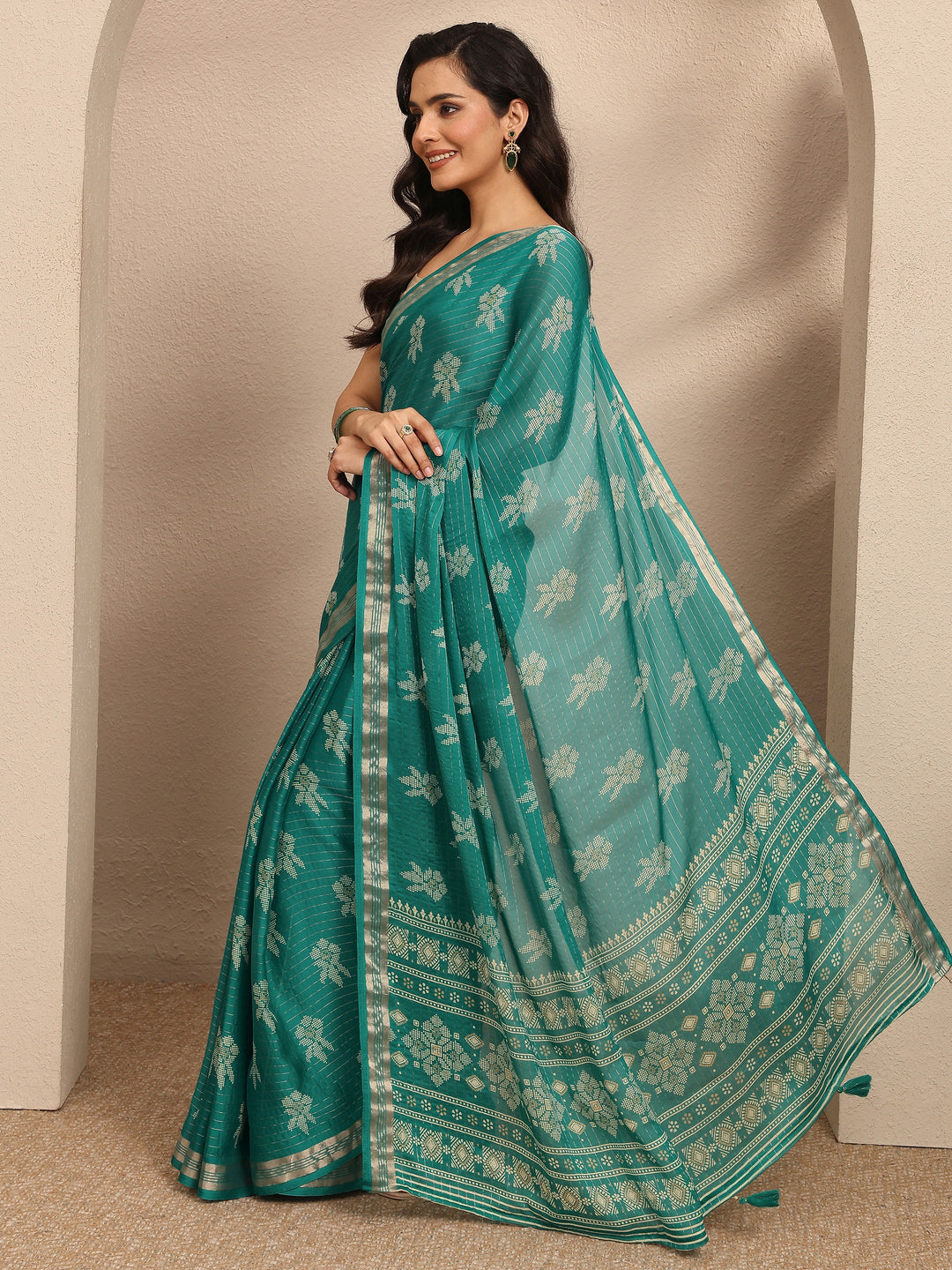  Green Printed Silk Blend Saree With Unstitched Blouse Piece 