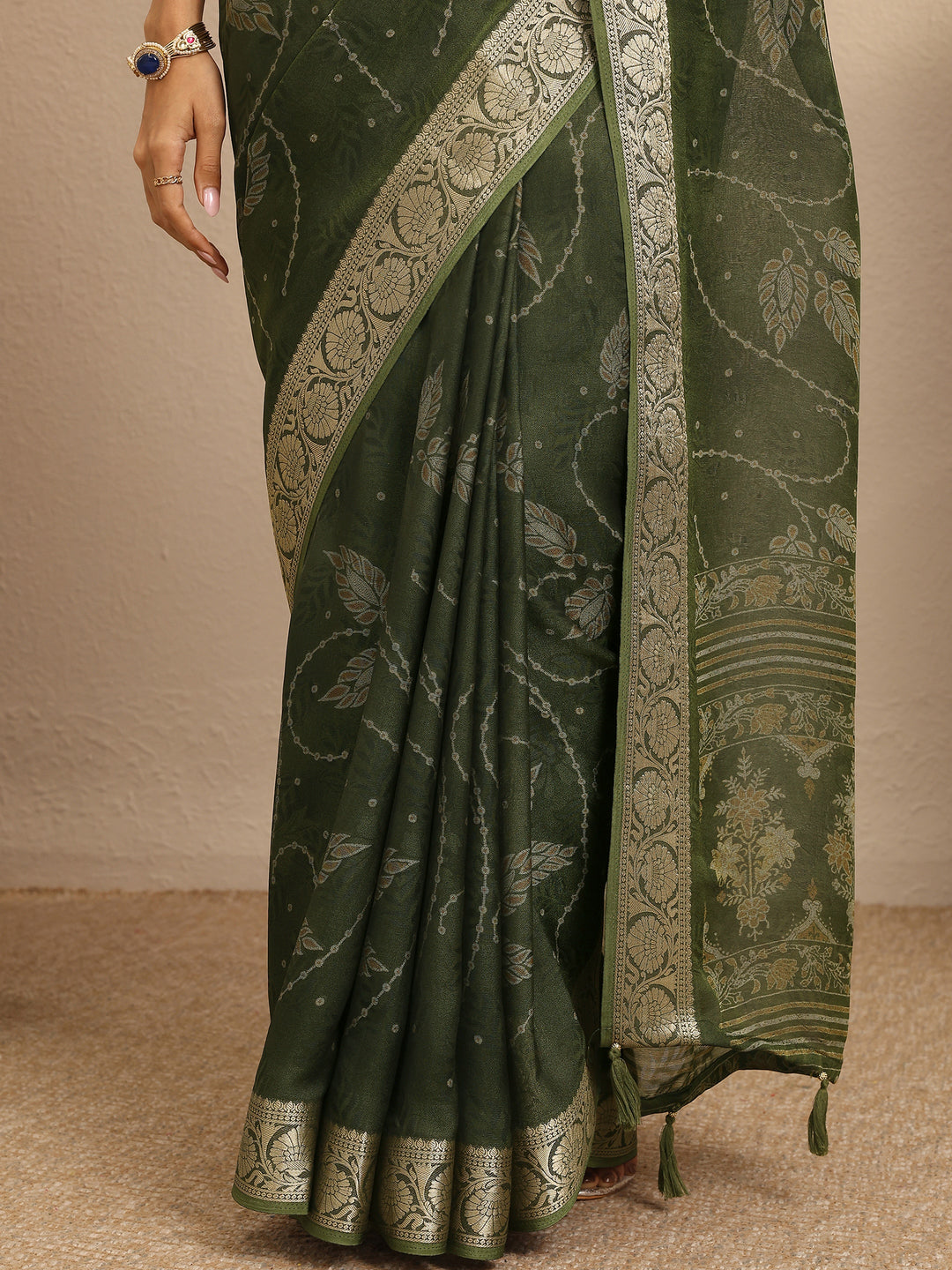  Green Printed Georgette Saree With Unstitched Blouse Piece 