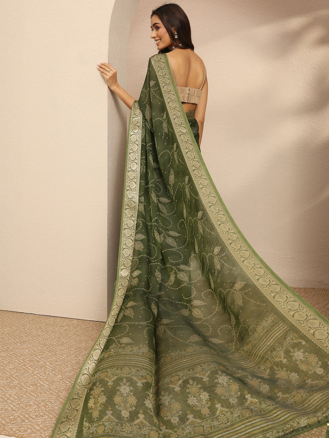  Green Printed Georgette Saree With Unstitched Blouse Piece 