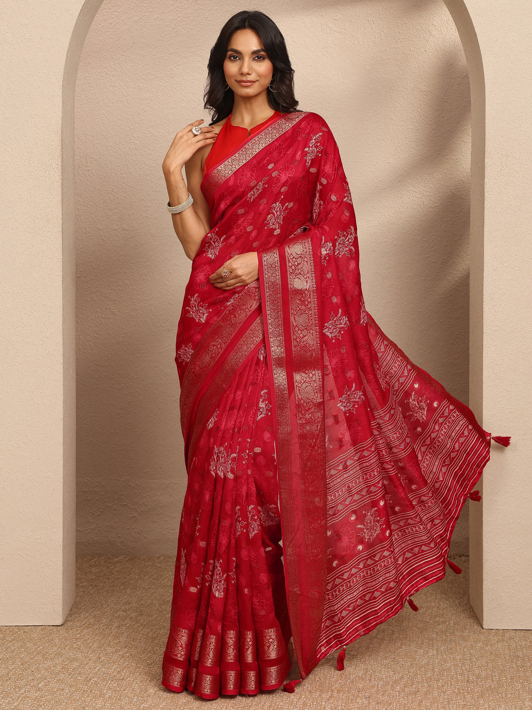  Red Printed Georgette Saree With Unstitched Blouse Piece 