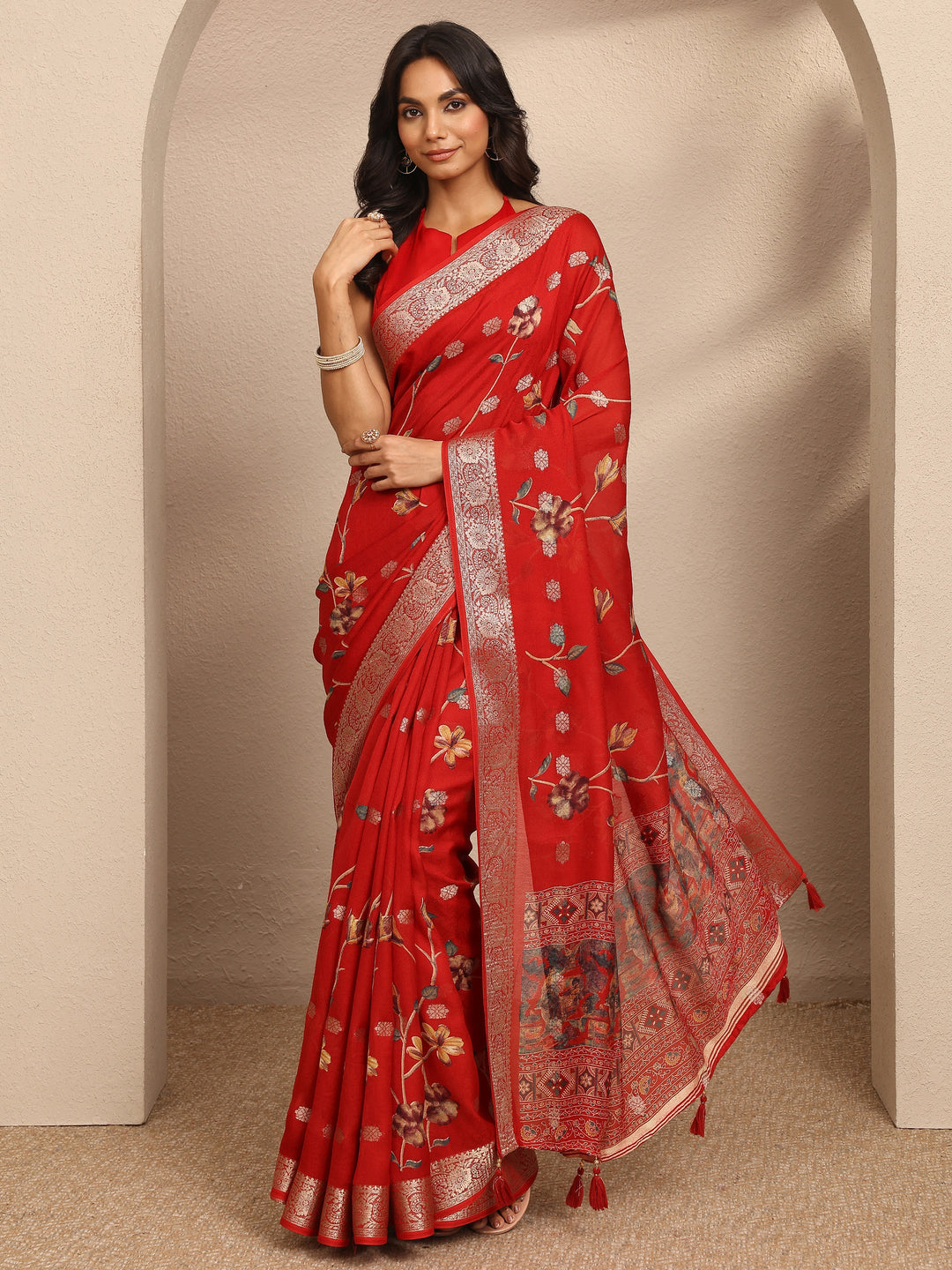 Red Printed Georgette Saree With Unstitched Blouse Piece