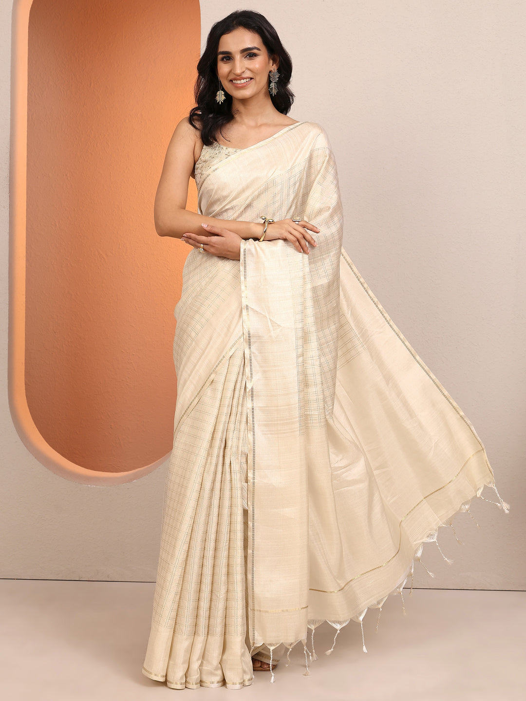  Cream Embellished Silk Blend Saree With Unstitched Blouse Piece 