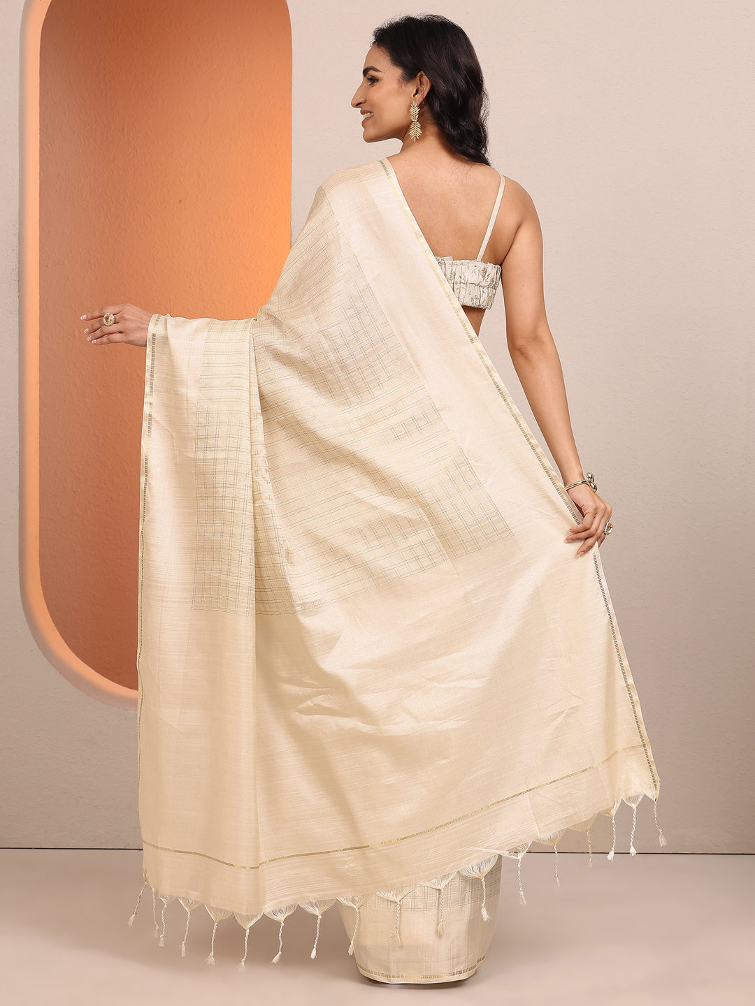  Cream Embellished Silk Blend Saree With Unstitched Blouse Piece 