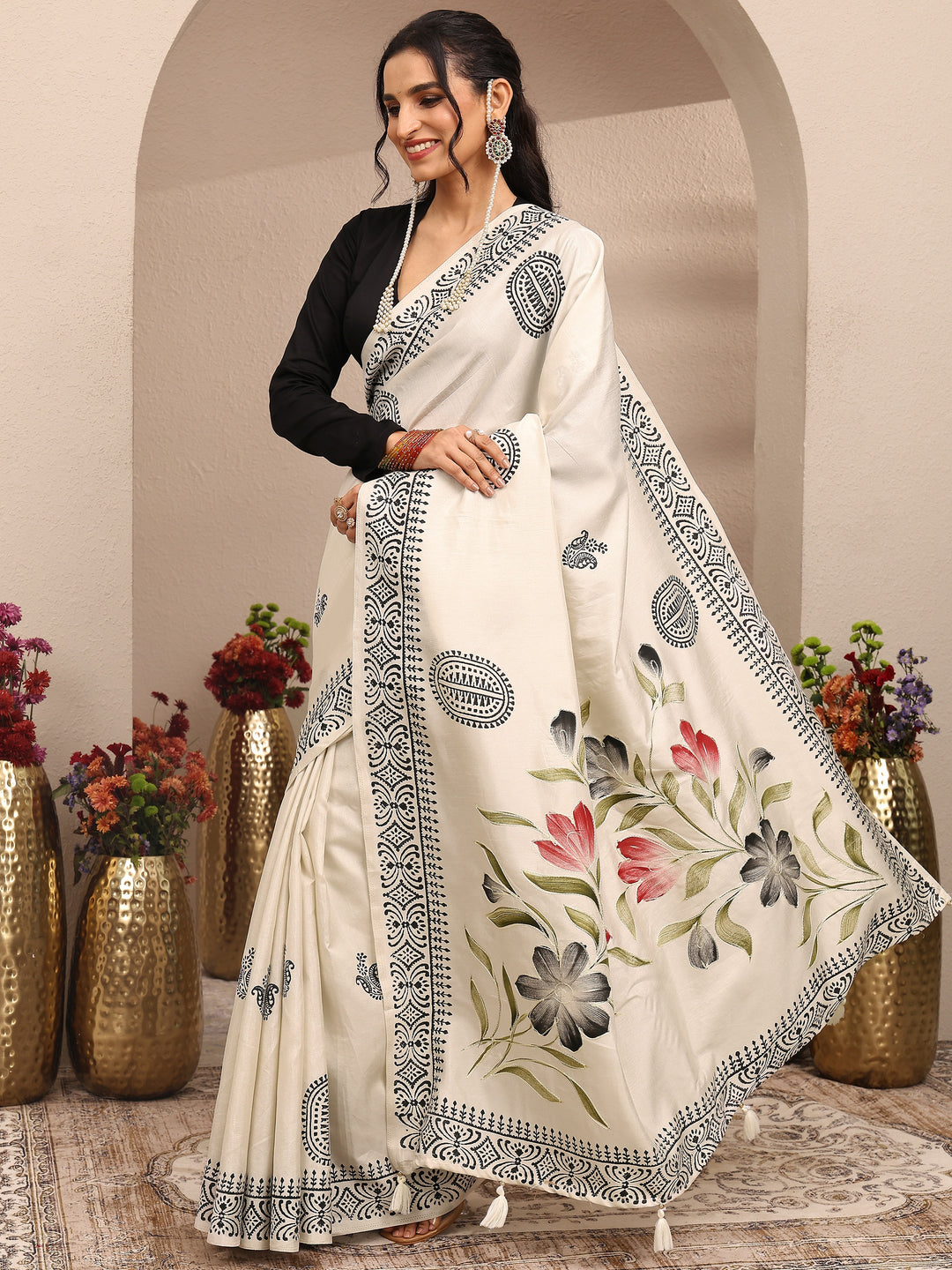  Off White Printed Silk Blend Saree With Unstitched Blouse Piece 