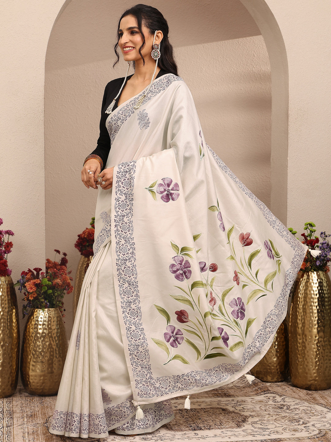  Off White Printed Silk Blend Saree With Unstitched Blouse Piece 