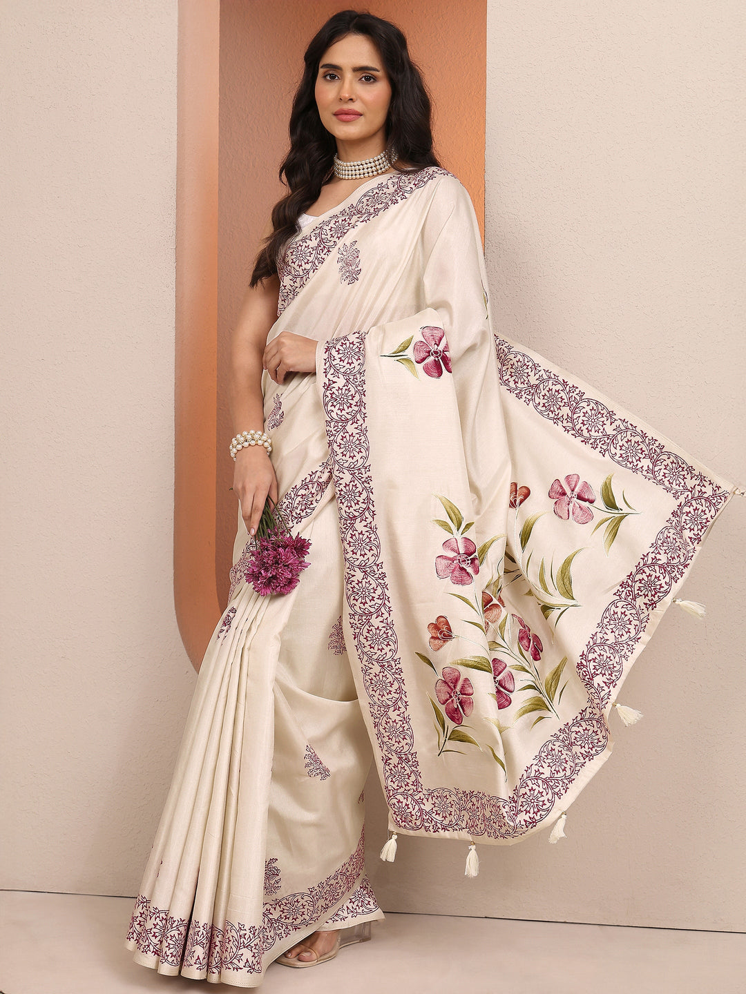 Off White Printed Silk Blend Saree With Unstitched Blouse Piece 