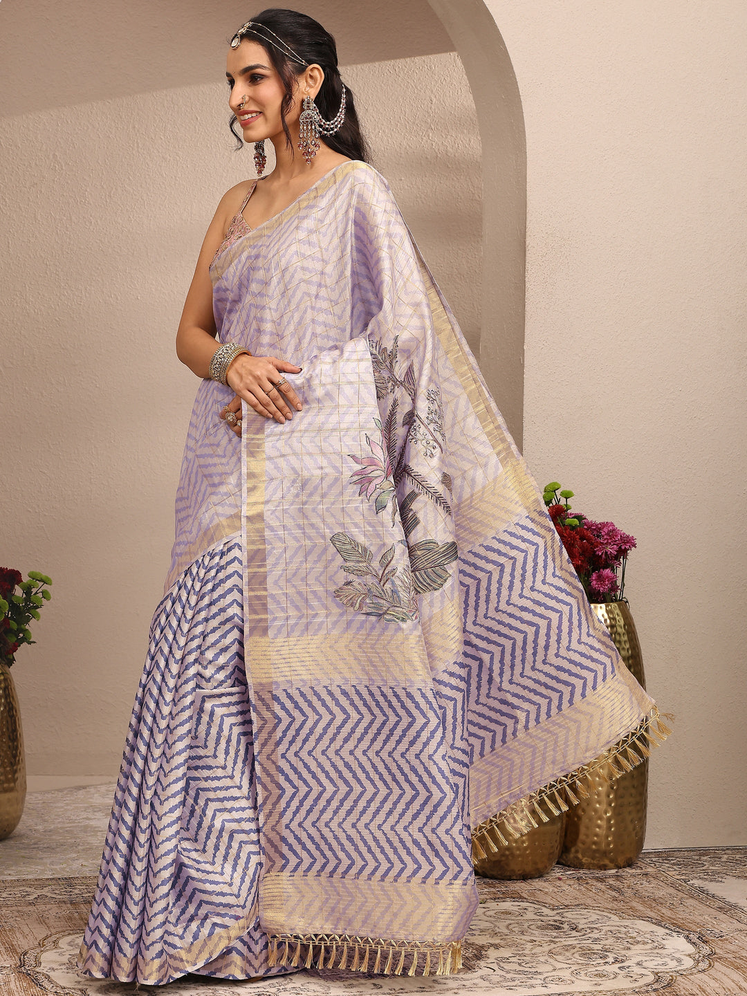  Lavender Embroidered Silk Blend Saree With Unstitched Blouse Piece 