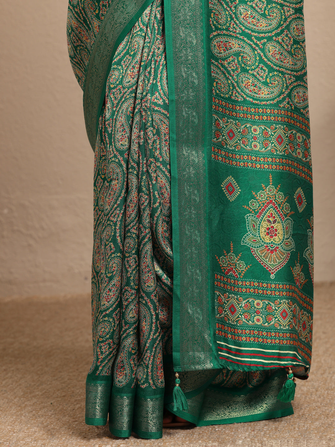  Green Paisley Printed Silk Blend Saree With Unstitched Blouse Piece 