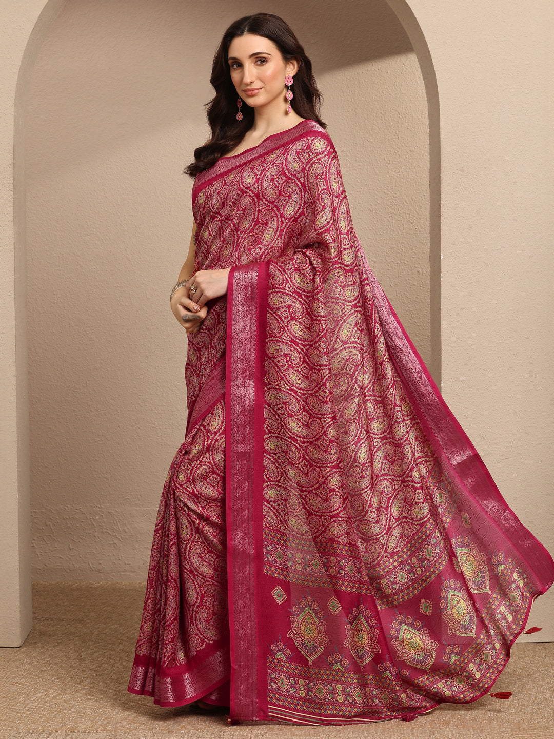 Pink Paisley Printed Silk Blend Saree With Unstitched Blouse Piece