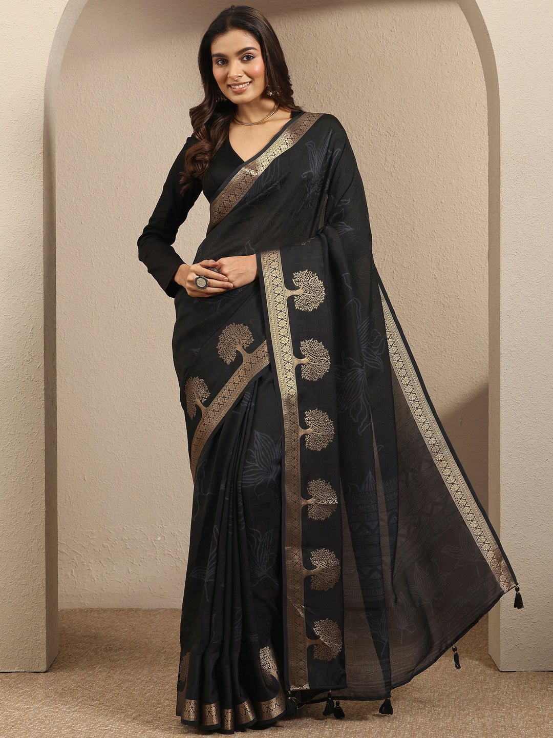  Black Embellished Silk Blend Saree With Unstitched Blouse Piece 