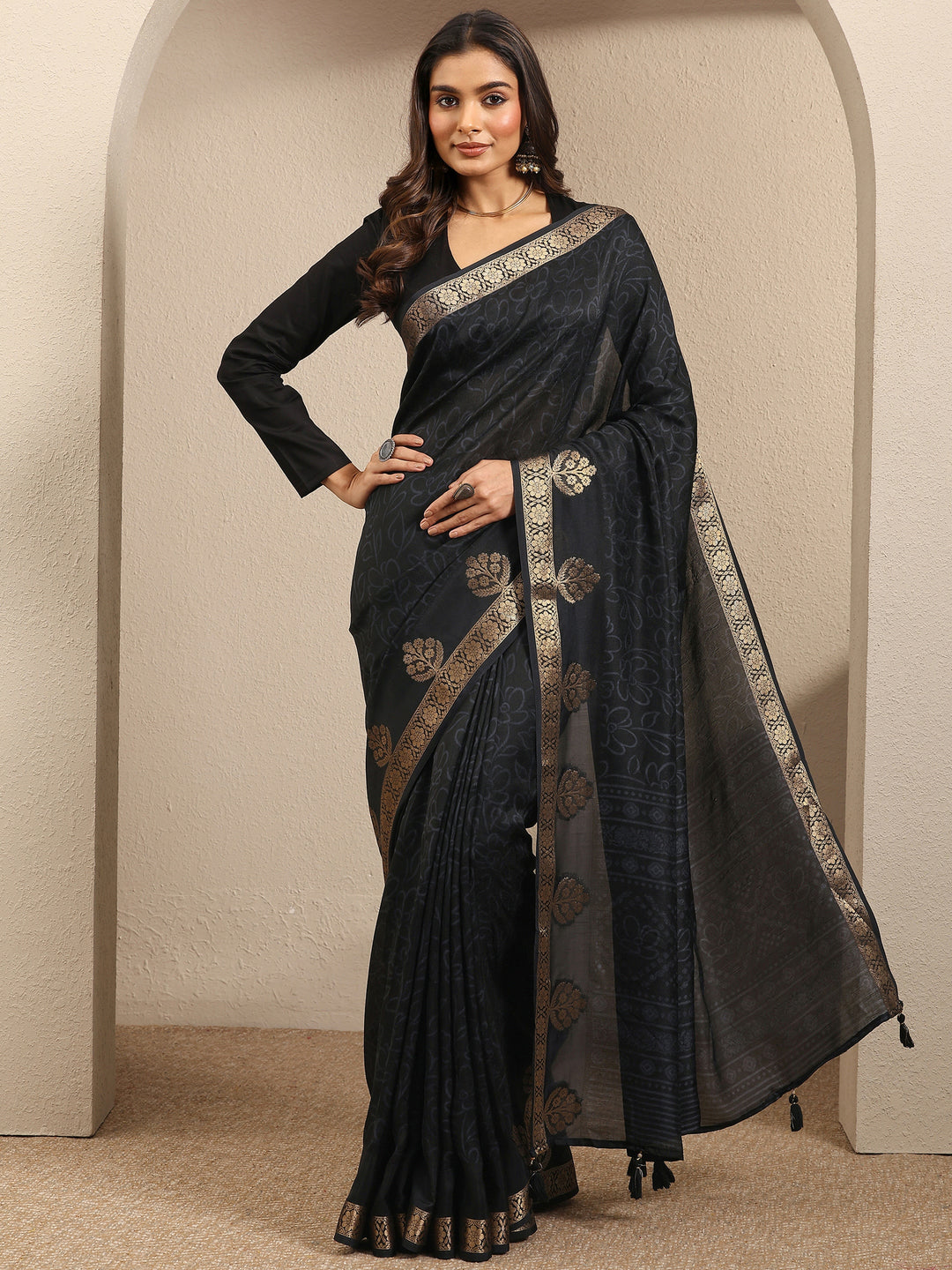  Black Printed Silk Blend Saree With Unstitched Blouse Piece 
