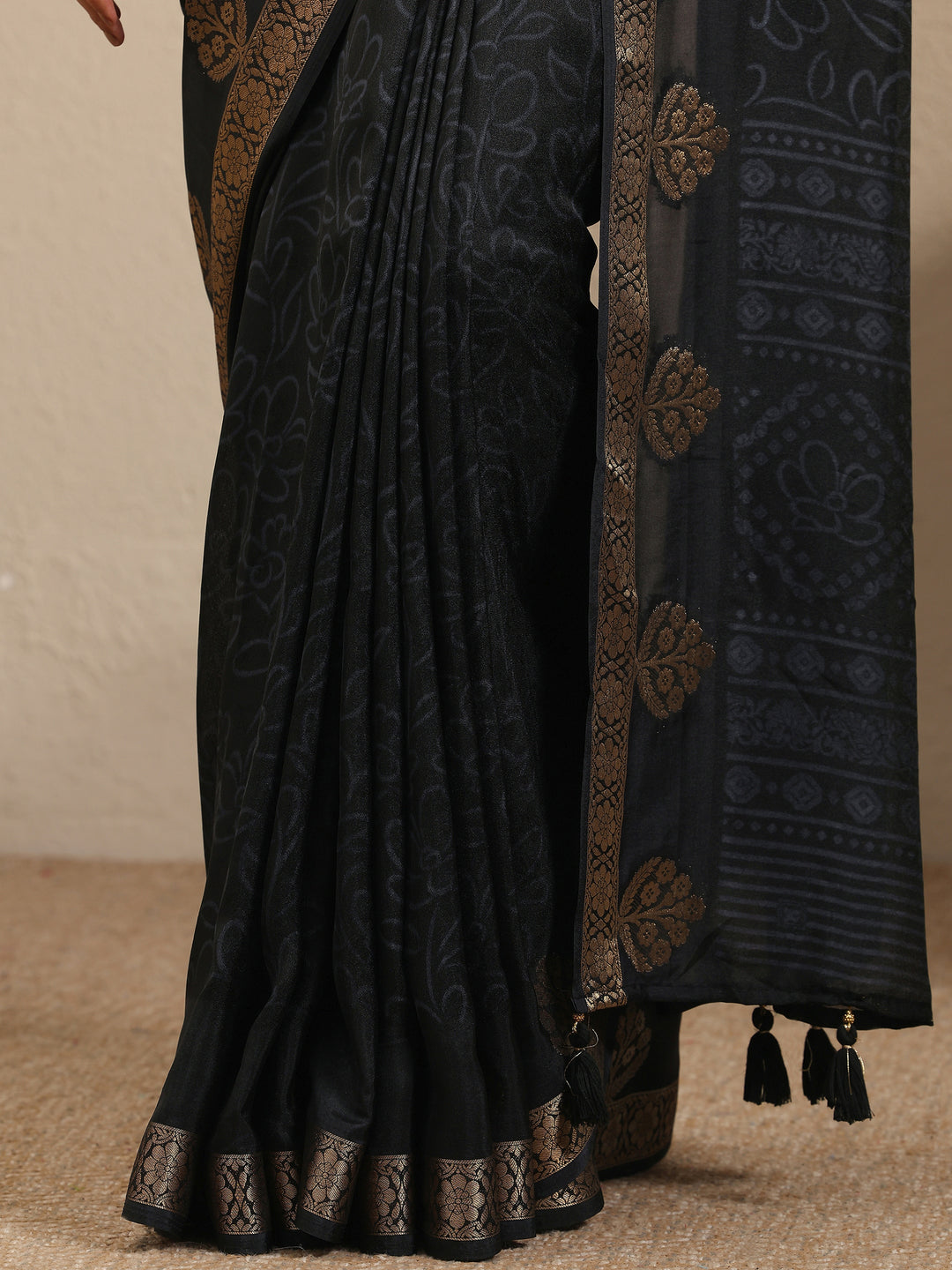  Black Printed Silk Blend Saree With Unstitched Blouse Piece 