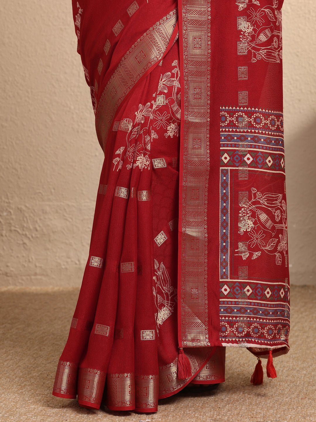  Red Printed Georgette Saree With Unstitched Blouse Piece 