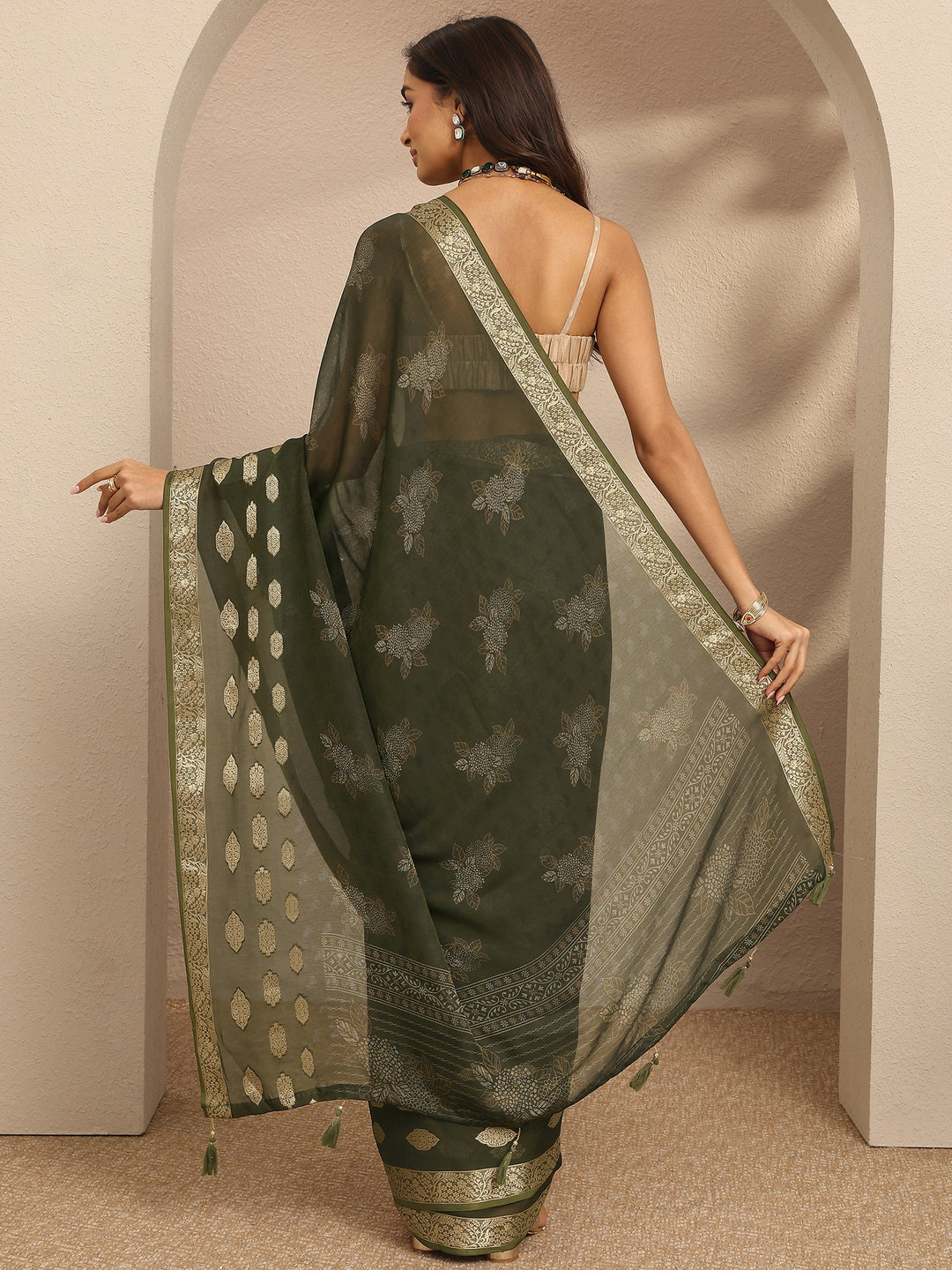  Green Printed Georgette Saree With Unstitched Blouse Piece 