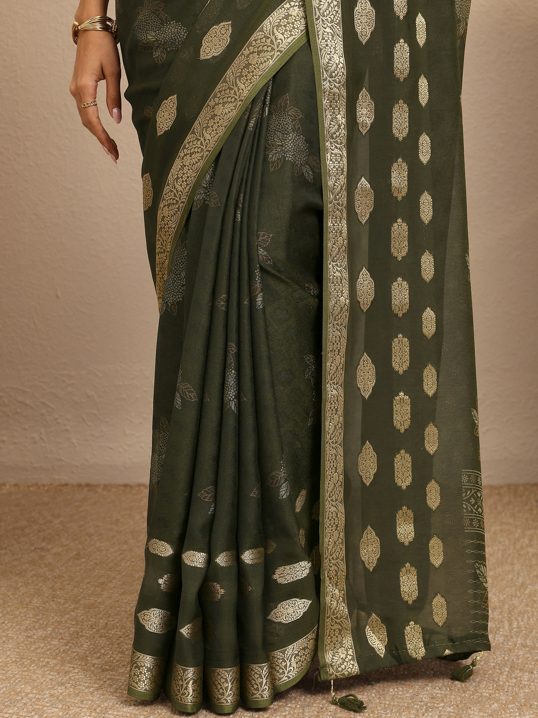  Green Printed Georgette Saree With Unstitched Blouse Piece 