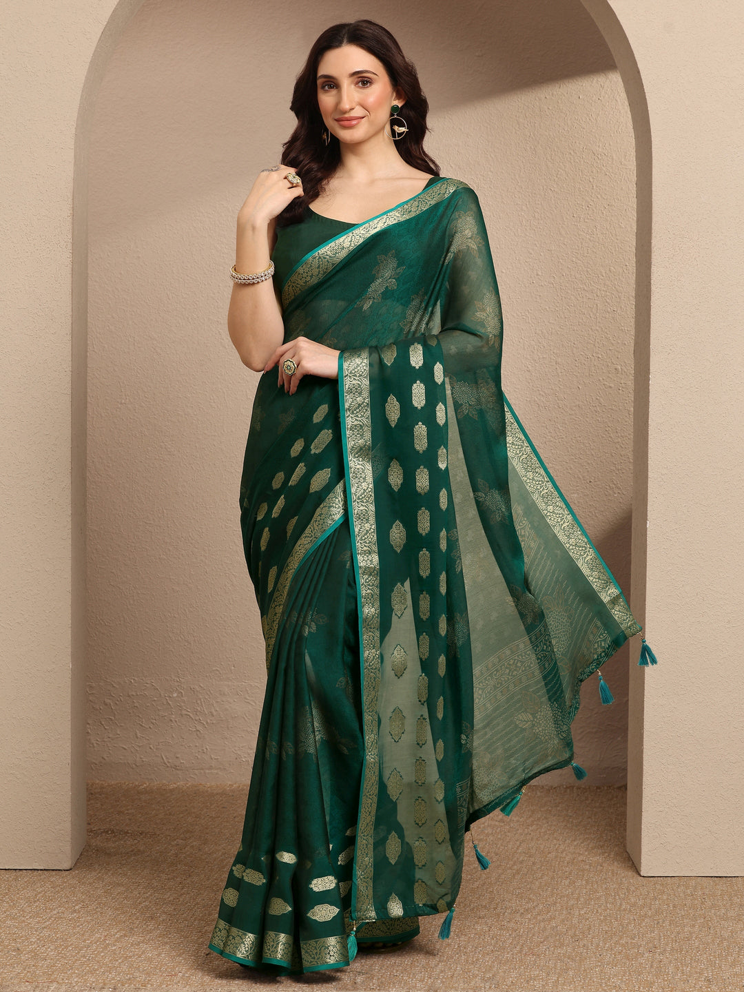 Green Printed Georgette Saree With Unstitched Blouse Piece