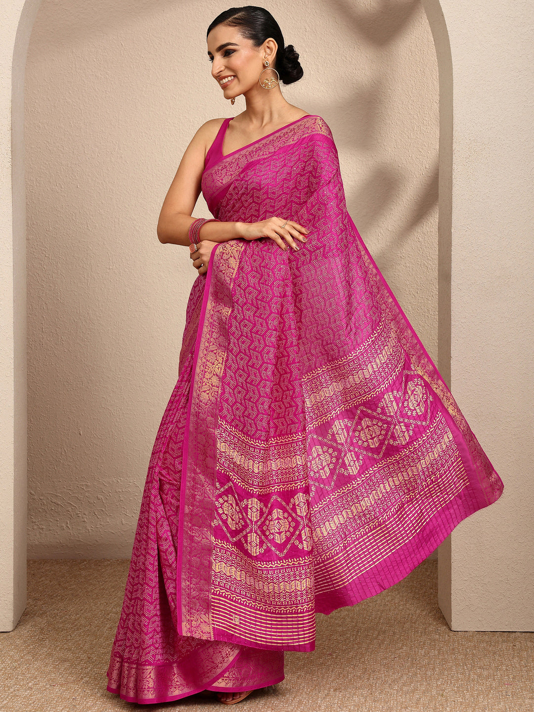  Pink Geometric Printed Silk Blend Saree With Unstitched Blouse Piece 