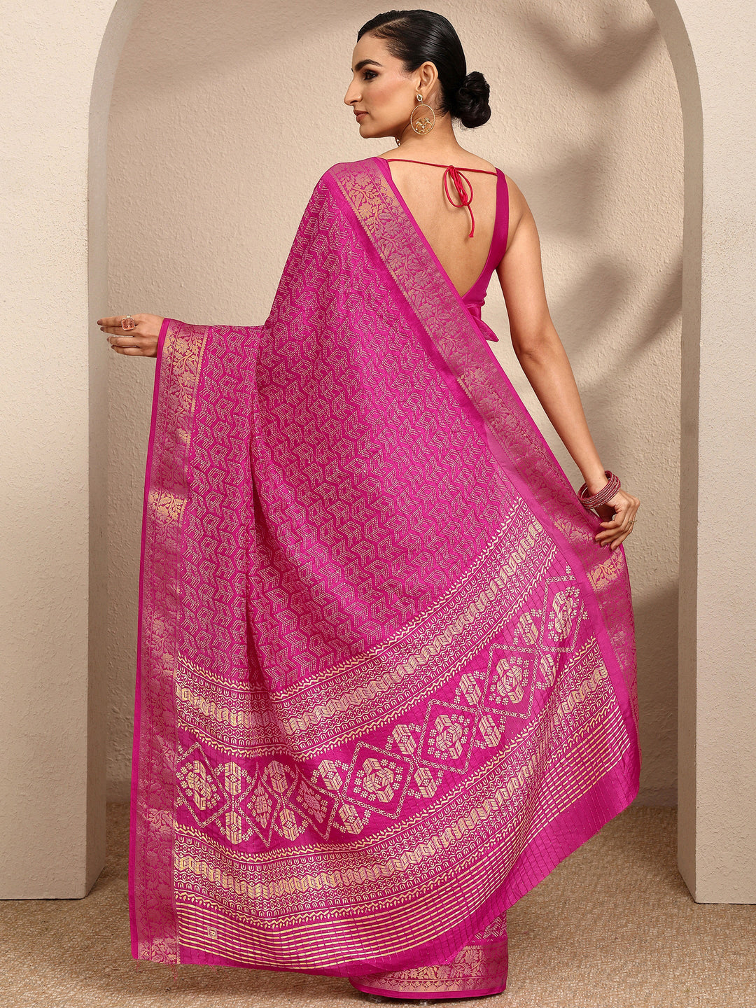  Pink Geometric Printed Silk Blend Saree With Unstitched Blouse Piece 