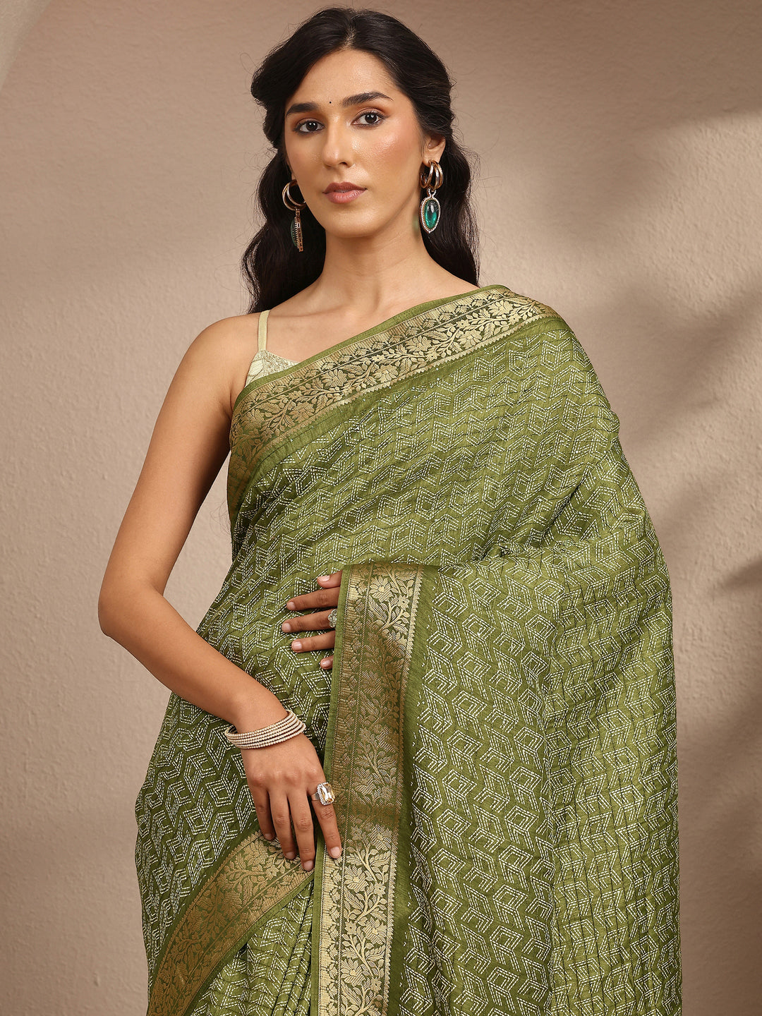  Green Geometric Printed Silk Blend Saree With Unstitched Blouse Piece 