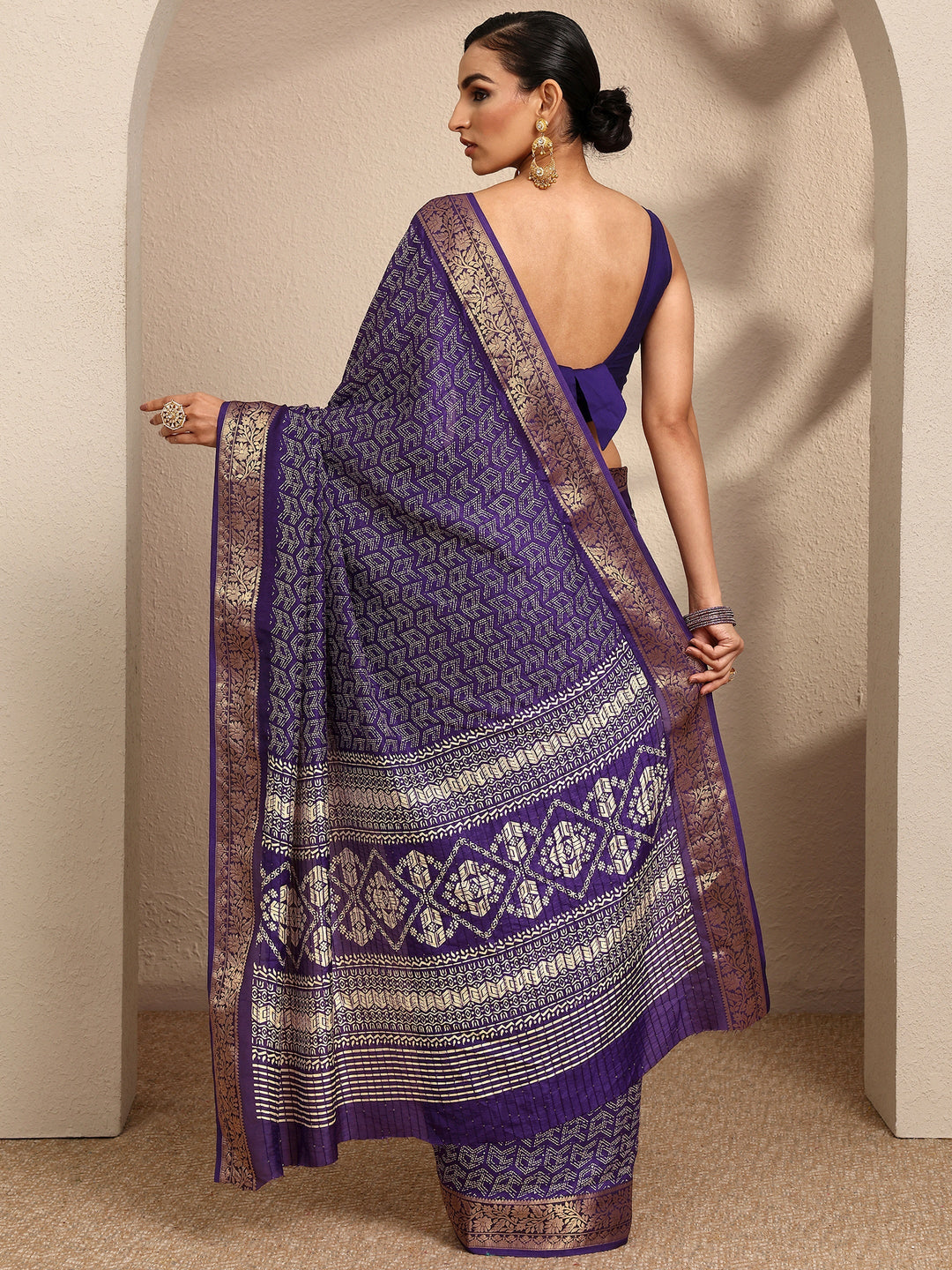  Purple Geometric Printed Silk Blend Saree With Unstitched Blouse Piece 
