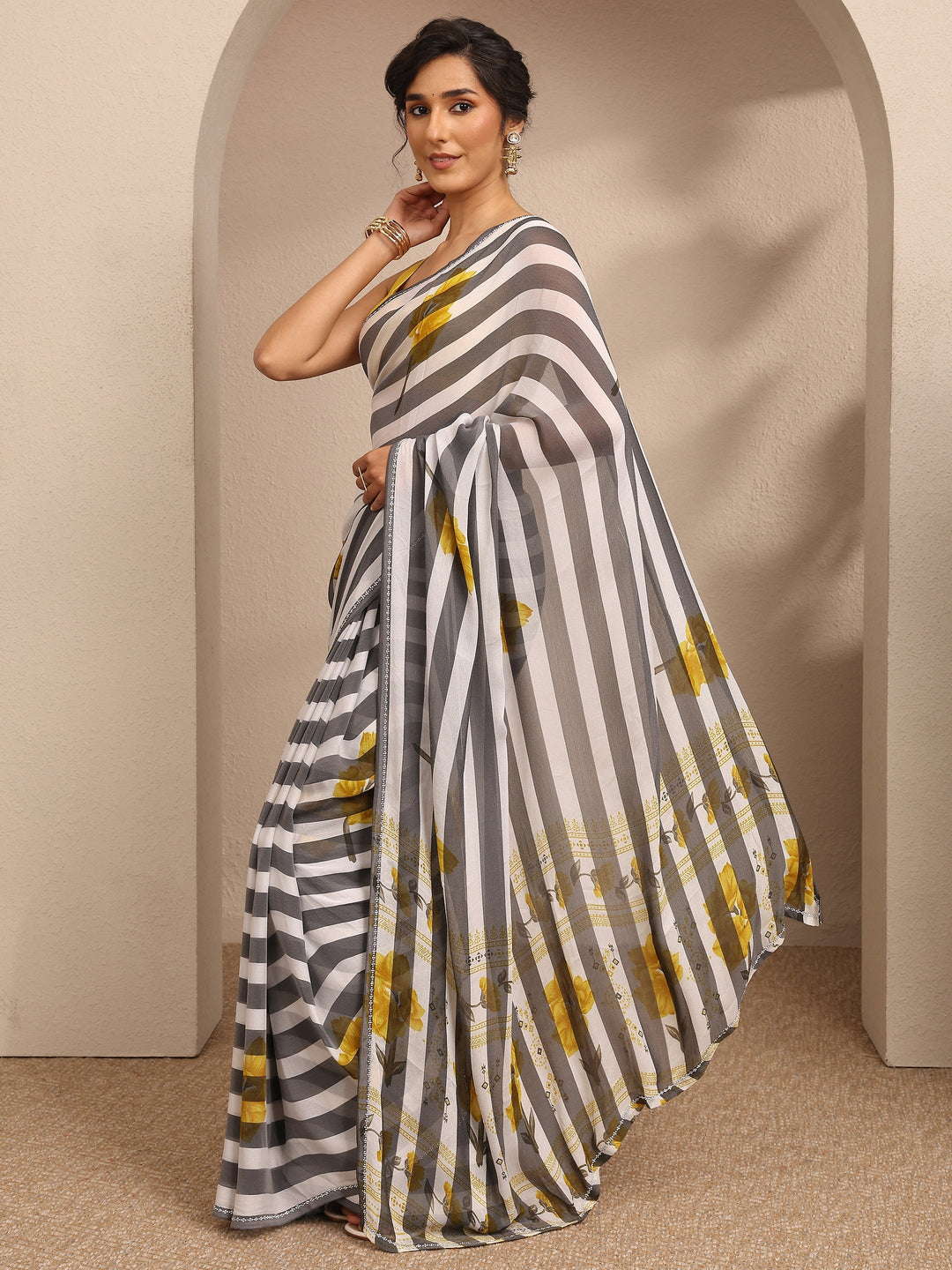  White Printed Georgette Saree With Unstitched Blouse Piece 