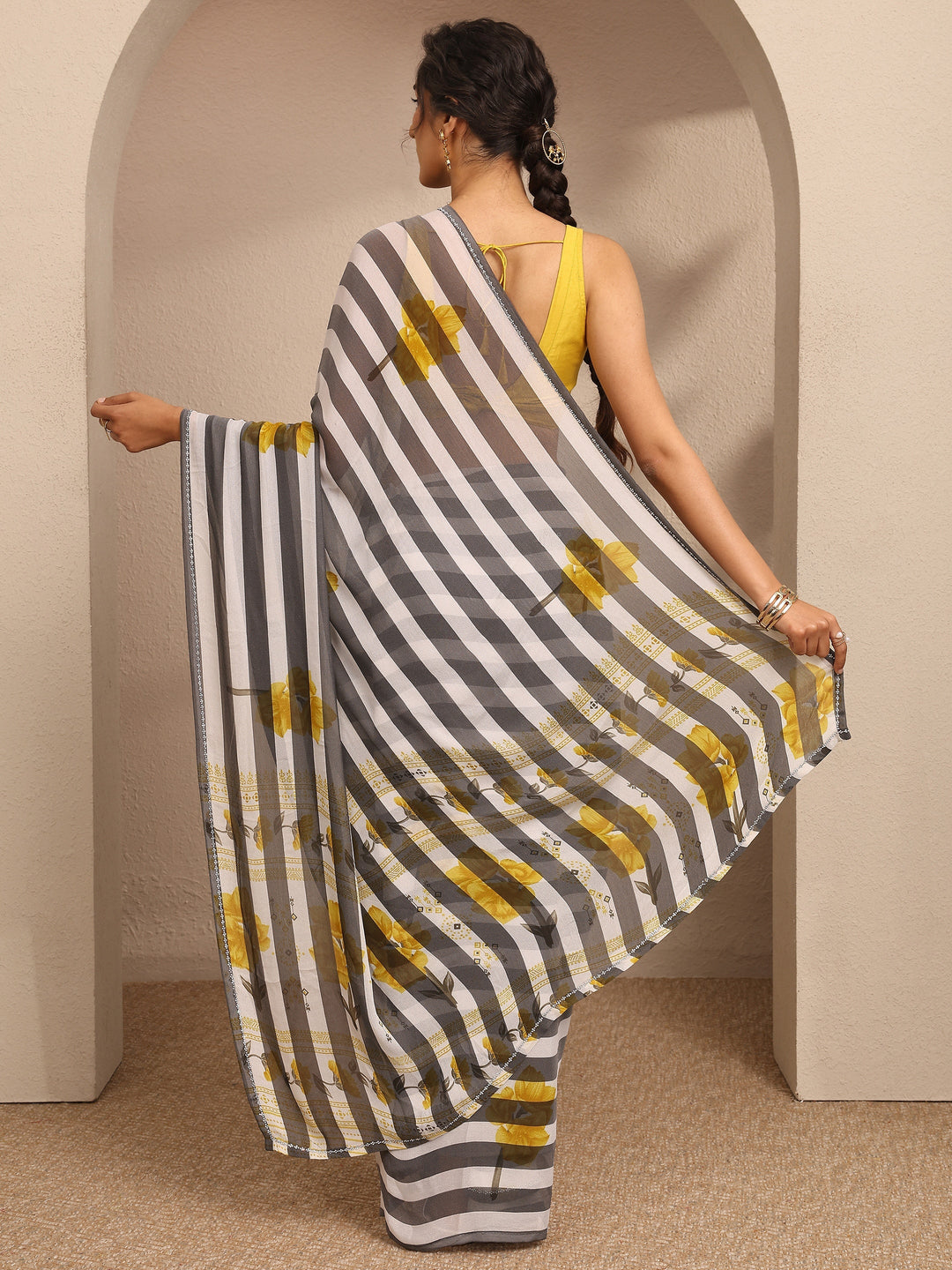  White Printed Georgette Saree With Unstitched Blouse Piece 