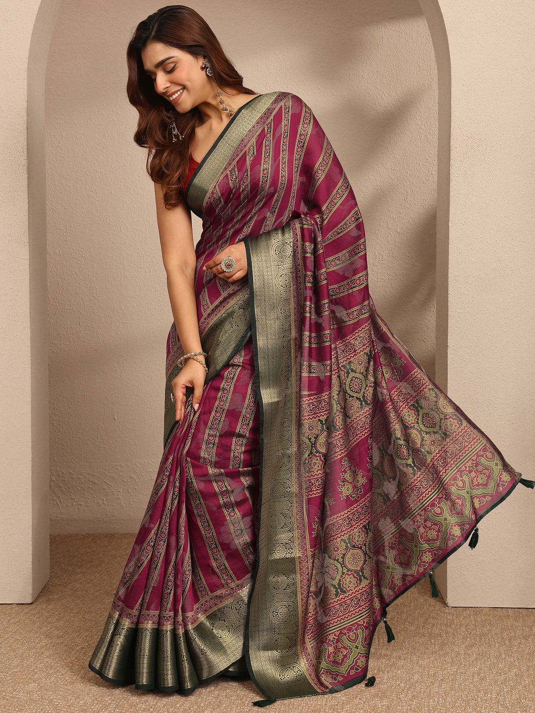  Pink Printed Silk Blend Saree With Unstitched Blouse Piece 